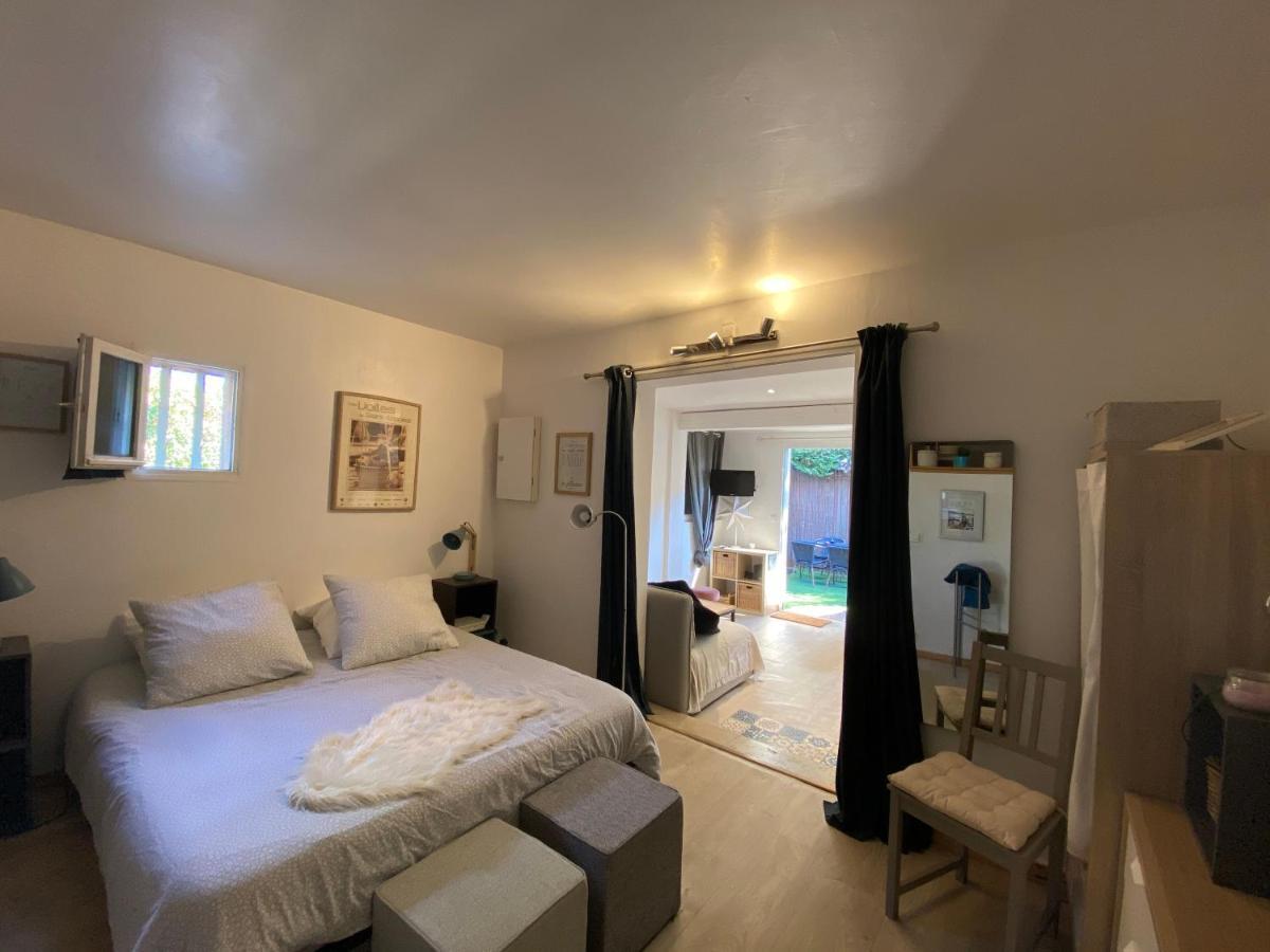 Agreable Studio Proche Sttropez Piscine Et Tennis Gassin Buitenkant foto