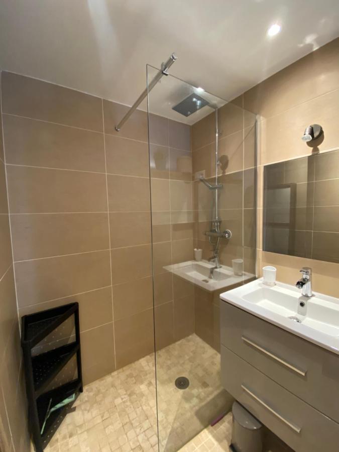 Agreable Studio Proche Sttropez Piscine Et Tennis Gassin Buitenkant foto
