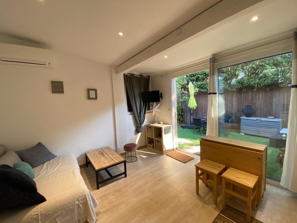 Agreable Studio Proche Sttropez Piscine Et Tennis Gassin Buitenkant foto